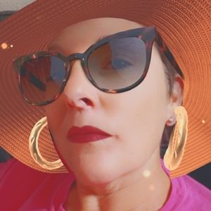 Meet your Posher, Melanie